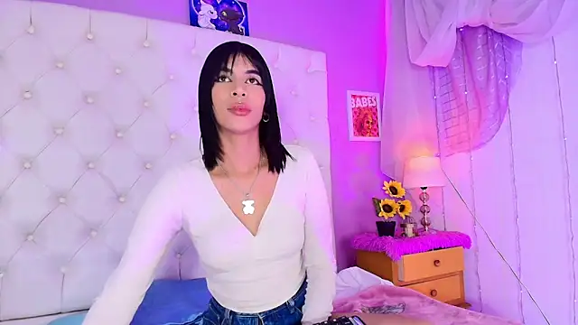 Snapshot of emaa_lambert chatting on March 3, 11:35 pm emaa lambert online show from March 3, 11:35 pm