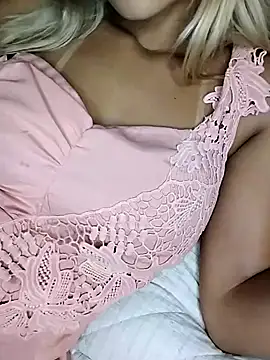 Snapshot of fofinhaa12 chatting on February 5, 12:42 am fofinhaa12 online show from February 5, 12:42 am