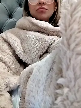 Snapshot of fofinhaa12 chatting on October 5, 1:20 pm fofinhaa12 online show from October 5, 1:20 pm