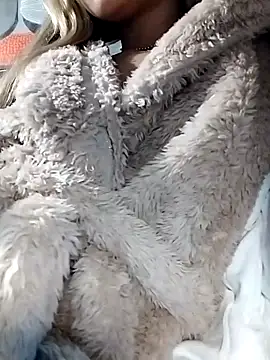 fofinhaa12 online show from November 27, 3:03 pm