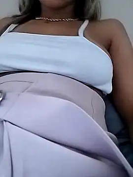 fofinhaa12 online show from March 25, 5:52 pm