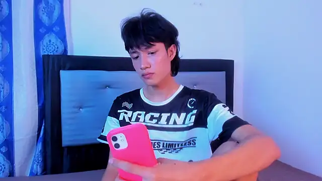 Johhan  Lee online show from January 28, 4:18 am