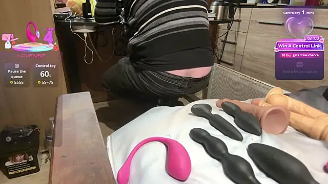 misteryman1956 online show from February 5, 7:02 am