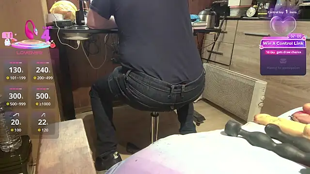 Snapshot of misteryman1956 chatting on April 17, 4:48 am misteryman1956 online show from April 17, 4:48 am