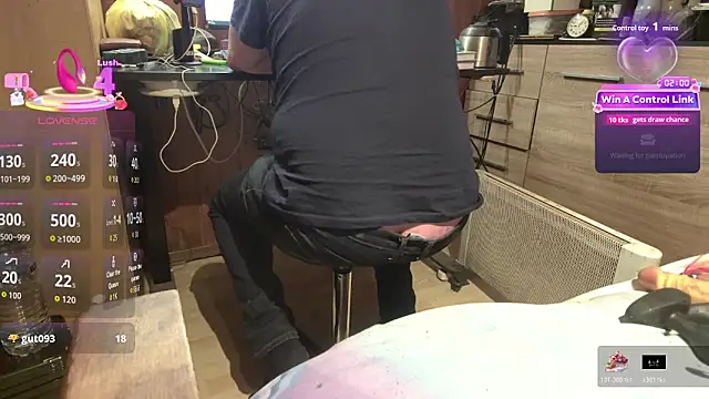 Snapshot of misteryman1956 chatting on April 18, 7:07 pm misteryman1956 online show from April 18, 7:07 pm
