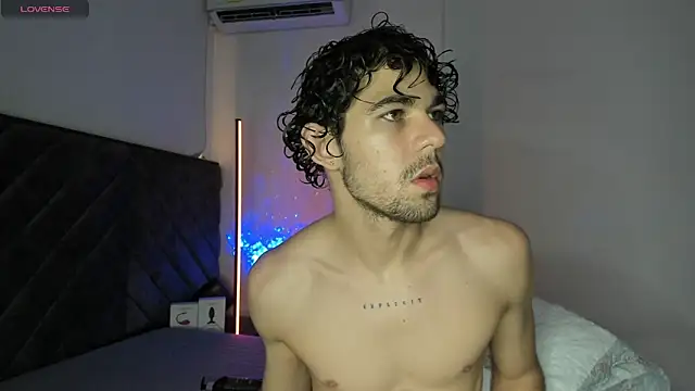 Luca ferrer  online show from February 28, 9:16 pm