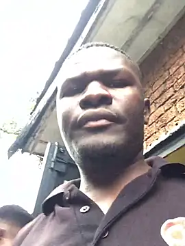 Snapshot of HutchMansell chatting on December 18, 6:32 am HutchMansell online show from December 18, 6:32 am