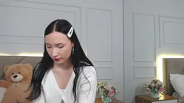 LeilaLow online show from December 26, 12:05 pm