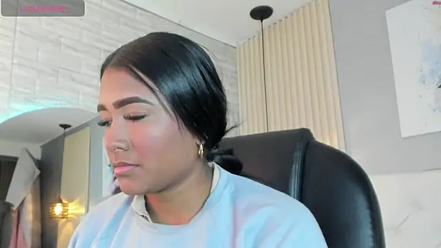 nicole  parker1 online show from February 19, 12:33 pm