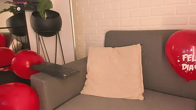 karina gomez 18 online show from February 15, 3:31 am