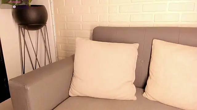 karina gomez 18 online show from March 9, 2:50 am