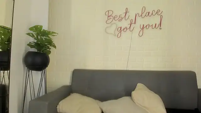 Snapshot of karina_gomez_18 chatting on February 5, 11:26 am karina gomez 18 online show from February 5, 11:26 am