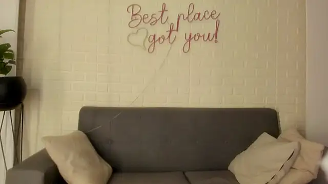 Snapshot of karina_gomez_18 chatting on February 9, 11:36 am karina gomez 18 online show from February 9, 11:36 am