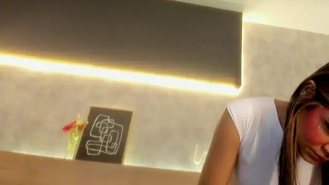 Snapshot of karina_gomez_18 chatting on February 23, 11:40 am karina gomez 18 online show from February 23, 11:40 am