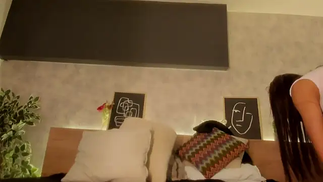 Snapshot of karina_gomez_18 chatting on February 24, 11:41 am karina gomez 18 online show from February 24, 11:41 am