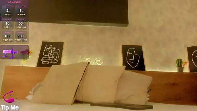 Snapshot of karina_gomez_18 chatting on February 27, 11:32 am karina gomez 18 online show from February 27, 11:32 am