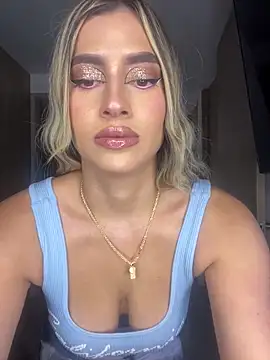 Issabela G1 online show from December 10, 10:26 pm