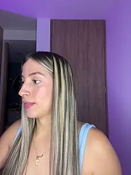 Issabela G1 online show from February 1, 11:16 pm