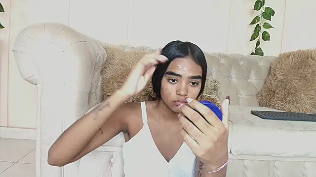 julieta aguilar1 online show from November 23, 7:02 pm