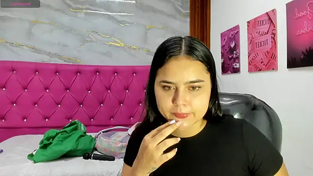 Snapshot of Helen_russo chatting on April 29, 6:14 pm Helen russo online show from April 29, 6:14 pm