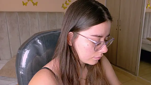 Charlotte Olsen  online show from June 30, 7:48 pm