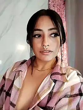 Snapshot of Nanda_Vixen chatting on September 22, 10:23 pm Nanda Vixen online show from September 22, 10:23 pm