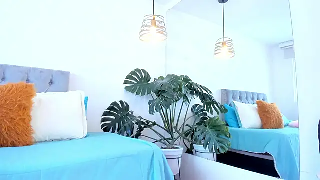 Nami sunny online show from December 22, 7:00 pm