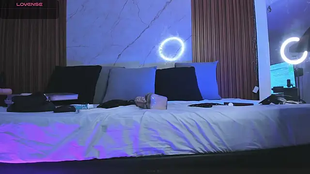 Snapshot of amber__blair chatting on December 16, 8:26 pm amber  blair online show from December 16, 8:26 pm