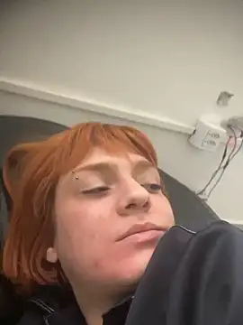 spacegirlll online show from September 26, 4:55 pm