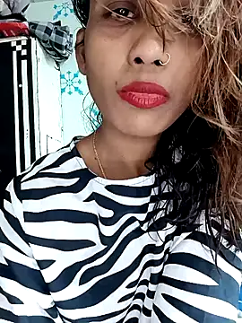 Snapshot of zoya_khan25 chatting on March 1, 6:46 am zoya khan25 online show from March 1, 6:46 am