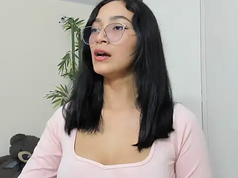 ASIAM BRUNET online show from November 27, 7:05 pm