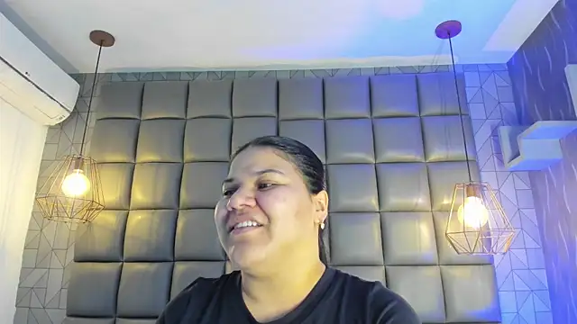 Snapshot of mile_uribe chatting on September 21, 3:30 am mile uribe online show from September 21, 3:30 am