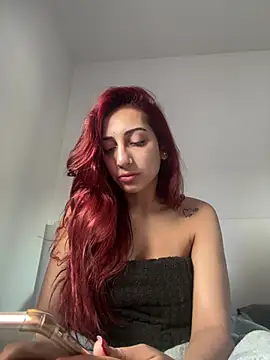 Snapshot of julialupato1606 chatting on March 13, 9:10 am julialupato1606 online show from March 13, 9:10 am