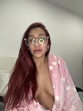 Snapshot of julialupato1606 chatting on March 17, 9:34 pm julialupato1606 online show from March 17, 9:34 pm