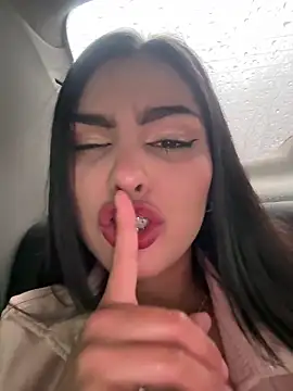 Maddy Rouse  online show from January 5, 6:22 pm