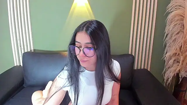 ChloeTurner  online show from November 12, 8:30 pm