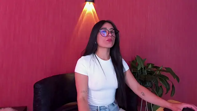 ChloeTurner  online show from February 14, 8:27 pm