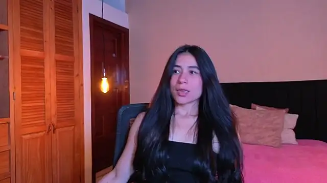 ChloeTurner  online show from March 7, 9:12 pm