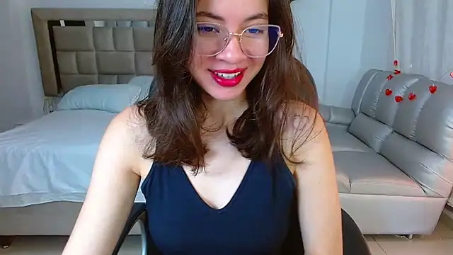 Snapshot of zoecruzz chatting on February 27, 2:17 pm zoecruzz online show from February 27, 2:17 pm