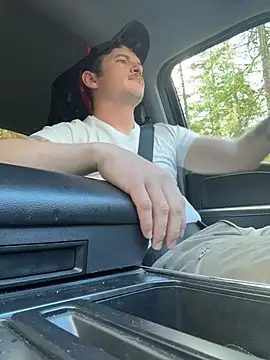 Snapshot of skittlez82 chatting on November 1, 7:16 pm skittlez82 online show from November 1, 7:16 pm