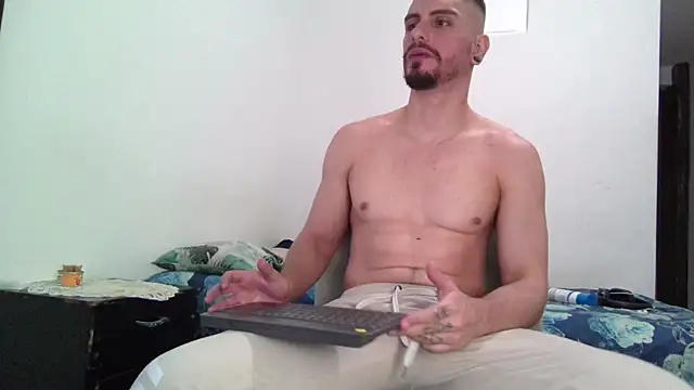 Aaron kwok28 online show from December 6, 12:34 am