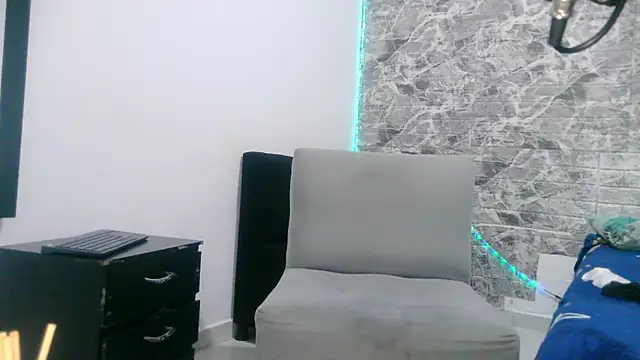 Aaron kwok28 online show from February 15, 3:52 am