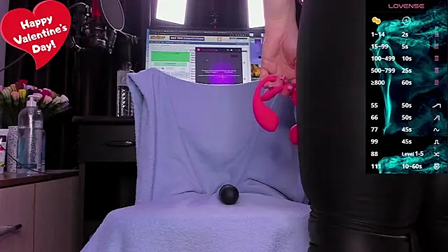 Raissa sky26 online show from February 15, 3:42 am