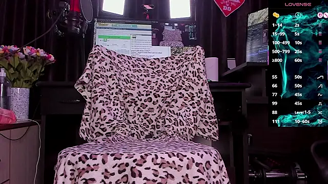 Snapshot of Raissa_sky26 chatting on February 17, 3:36 am Raissa sky26 online show from February 17, 3:36 am