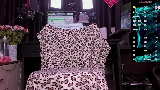 Snapshot of Raissa_sky26 chatting on February 23, 3:48 am Raissa sky26 online show from February 23, 3:48 am