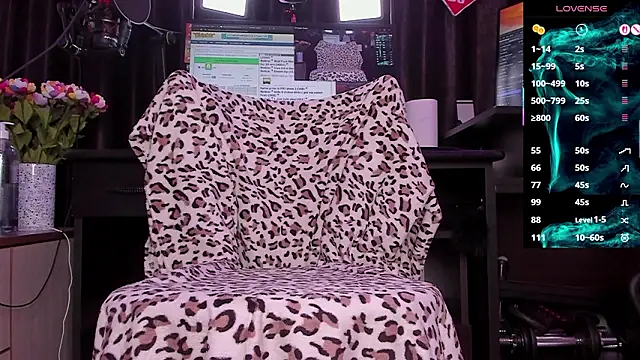 Snapshot of Raissa_sky26 chatting on February 25, 3:38 am Raissa sky26 online show from February 25, 3:38 am