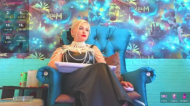 Snapshot of Snow_Goddess chatting on October 12, 3:49 am Snow Goddess online show from October 12, 3:49 am
