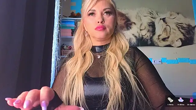 Snapshot of Snow_Goddess chatting on May 17, 1:58 am Snow Goddess online show from May 17, 1:58 am
