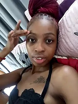 sexypetitexdoll23 online show from December 9, 9:39 am