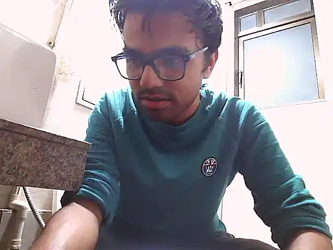 Snapshot of BoyzaraHatke chatting on July 23, 9:24 pm BoyzaraHatke online show from July 23, 9:24 pm